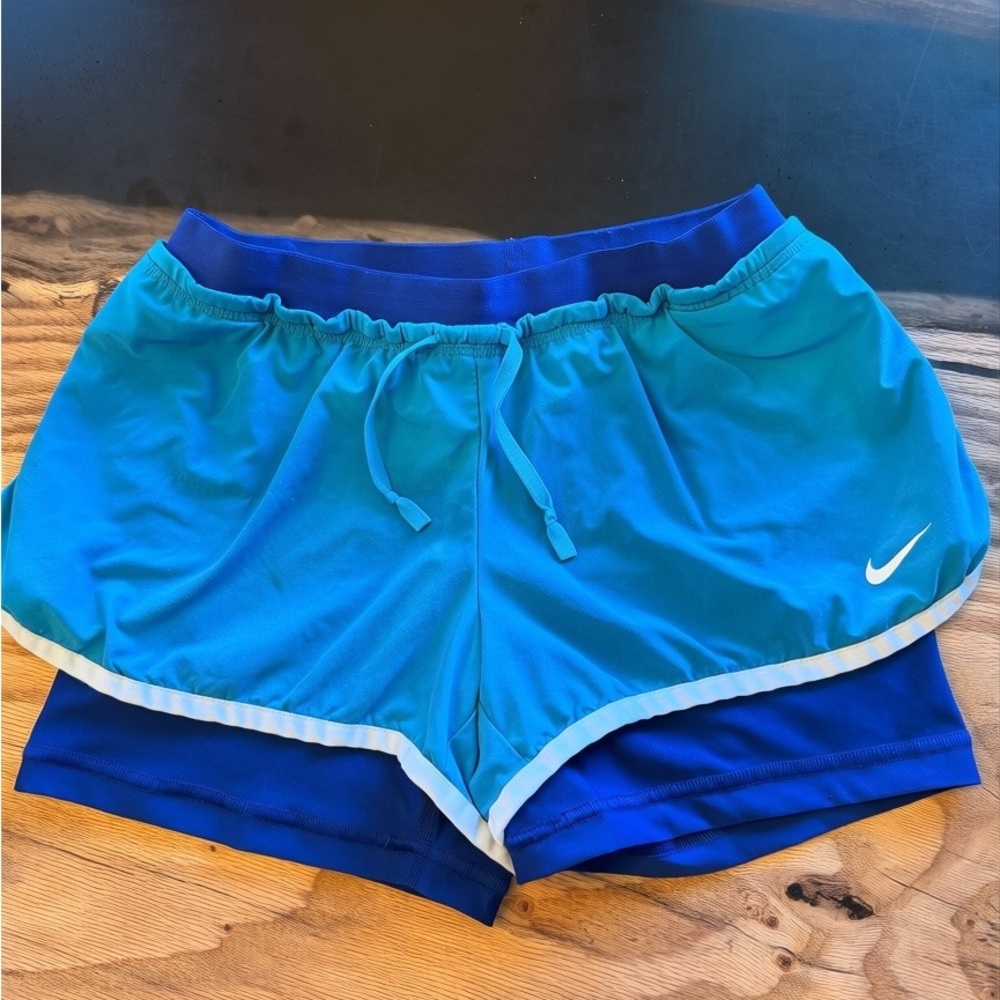 Nike Dri-FIT Women’s Running Shorts Size Medium Blue Teal Lined Athletic